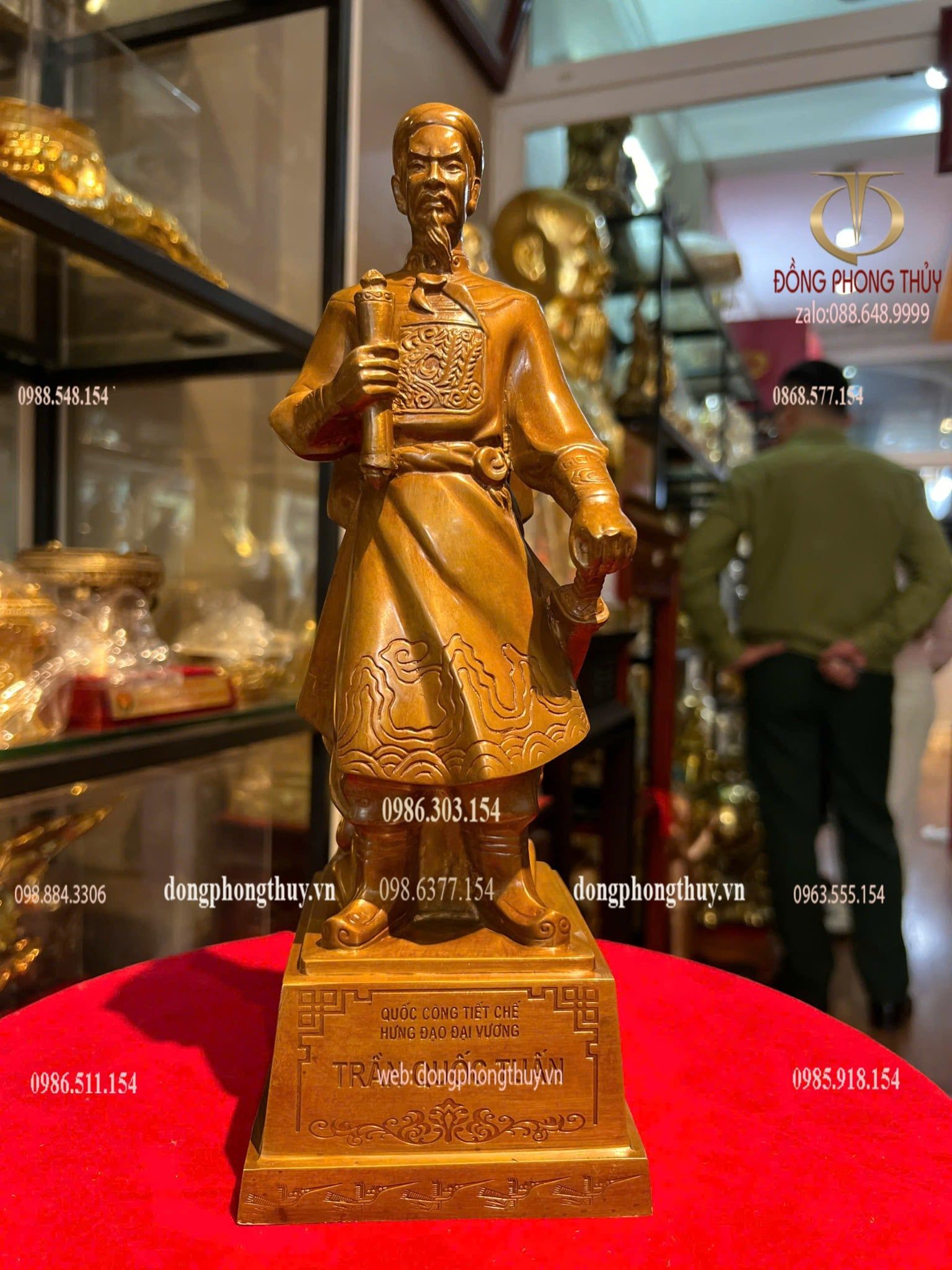 Tượng Trần Hưng Đạo 30cm màu da lươn