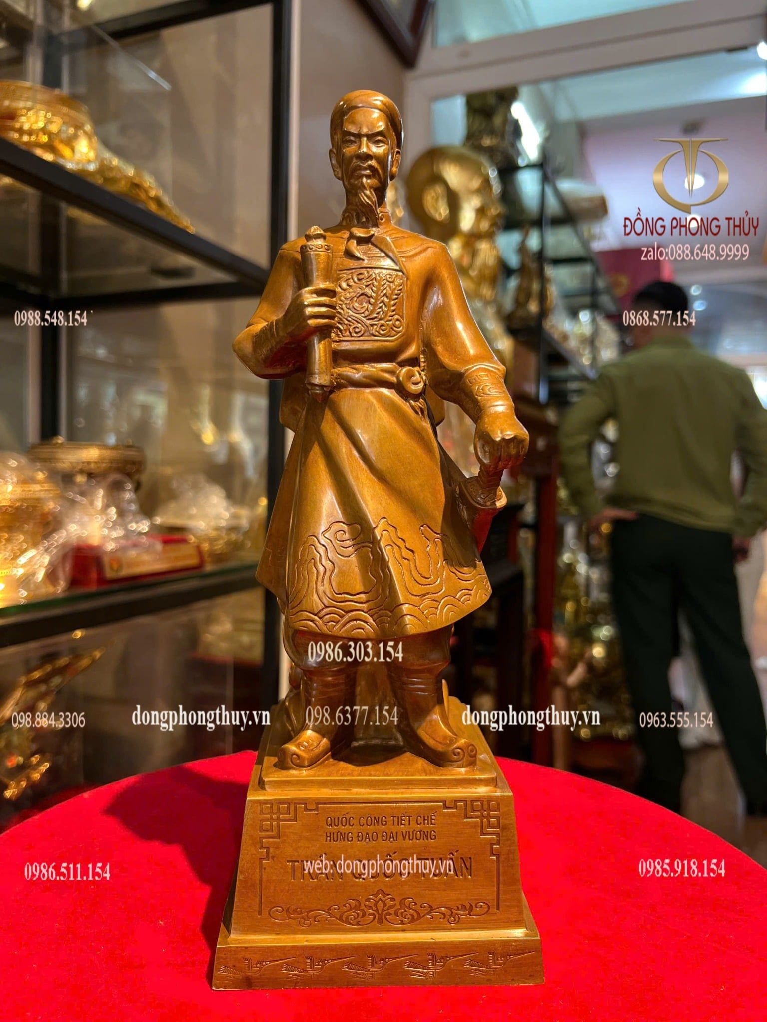 Tượng Trần Hưng Đạo 30cm màu da lươn