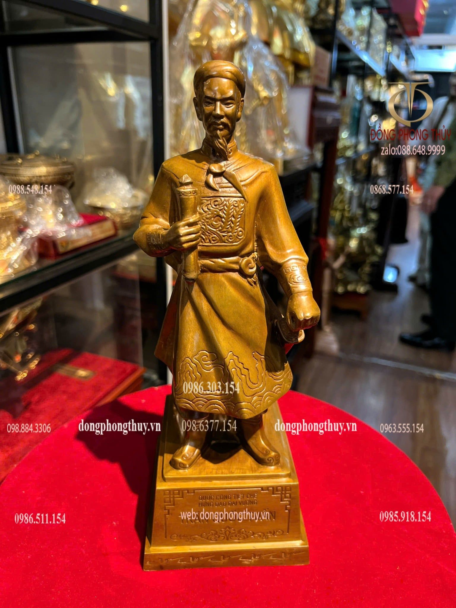 Tượng Trần Hưng Đạo 30cm màu da lươn