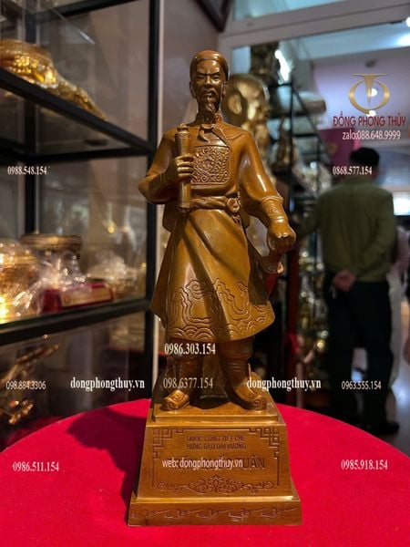 Tượng Trần Hưng Đạo 30cm màu da lươn