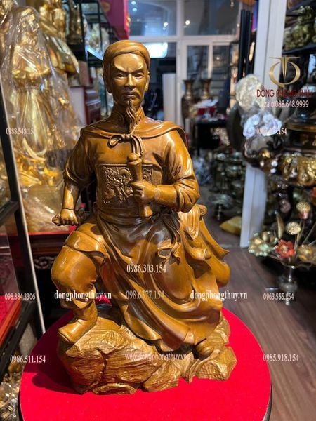 Tượng quốc công tiết chế Hưng Đạo đại vương Trần Quốc Tuấn