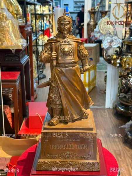 Tượng trần quốc tuấn bằng đồng ửng đỏ