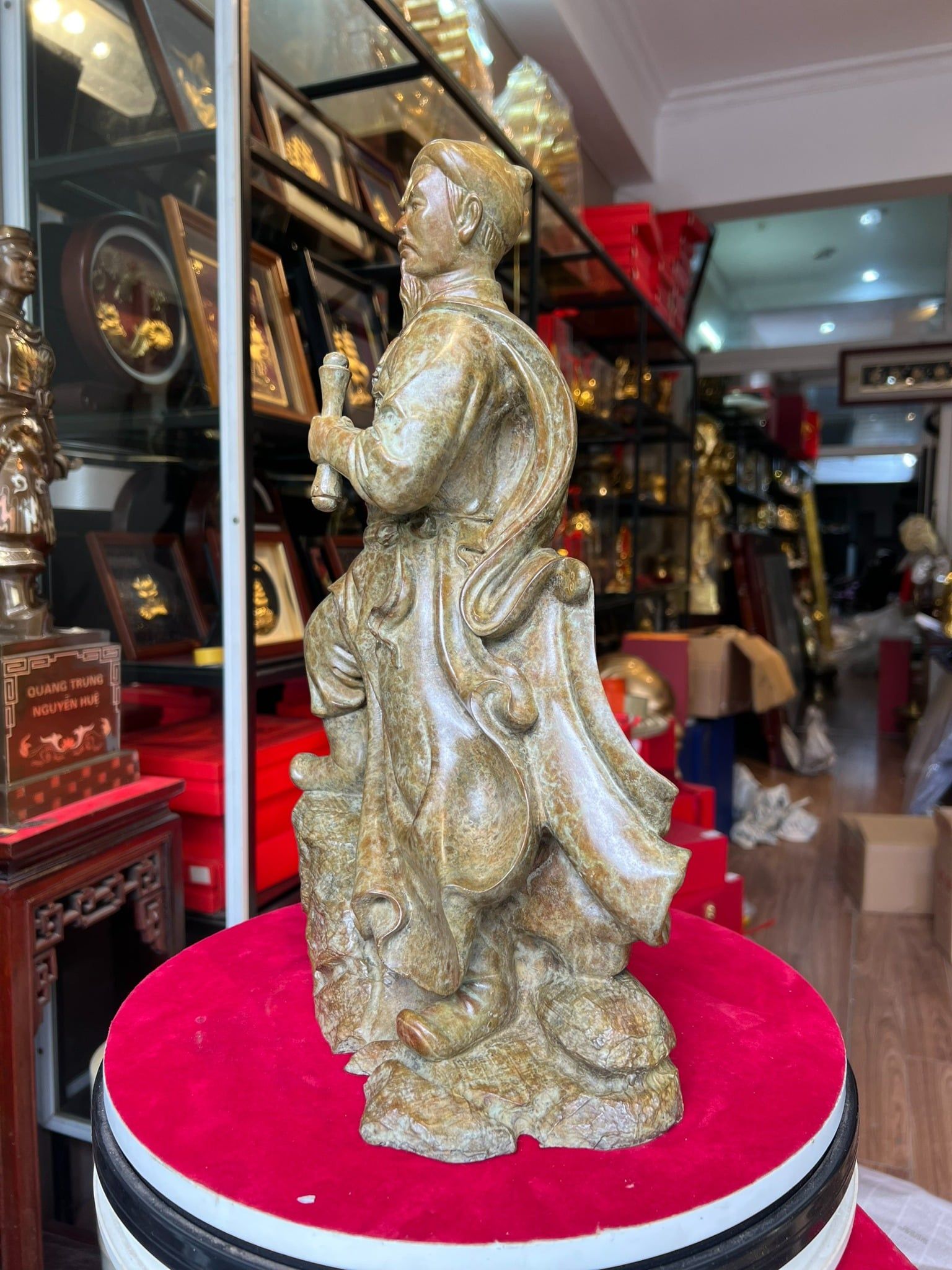 Tượng Trần Quốc Tuấn cao 42cm nặng 7kg bằng đồng Patina xanh rêu cổ loang vân hỏa biến