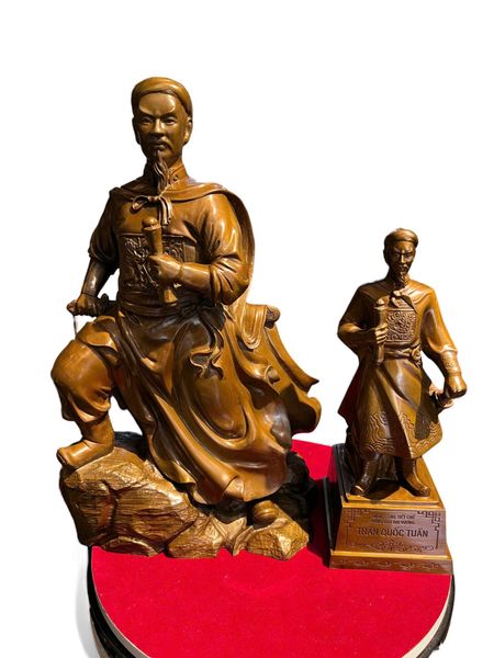 Tượng Trần Quốc Tuấn