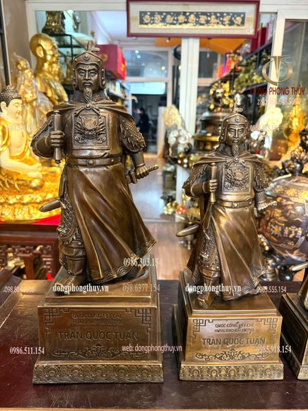 Tượng Trần Quốc Tuấn bằng đồng