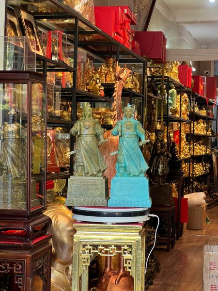 Tượng Trần Hưng Đạo bằng đồng