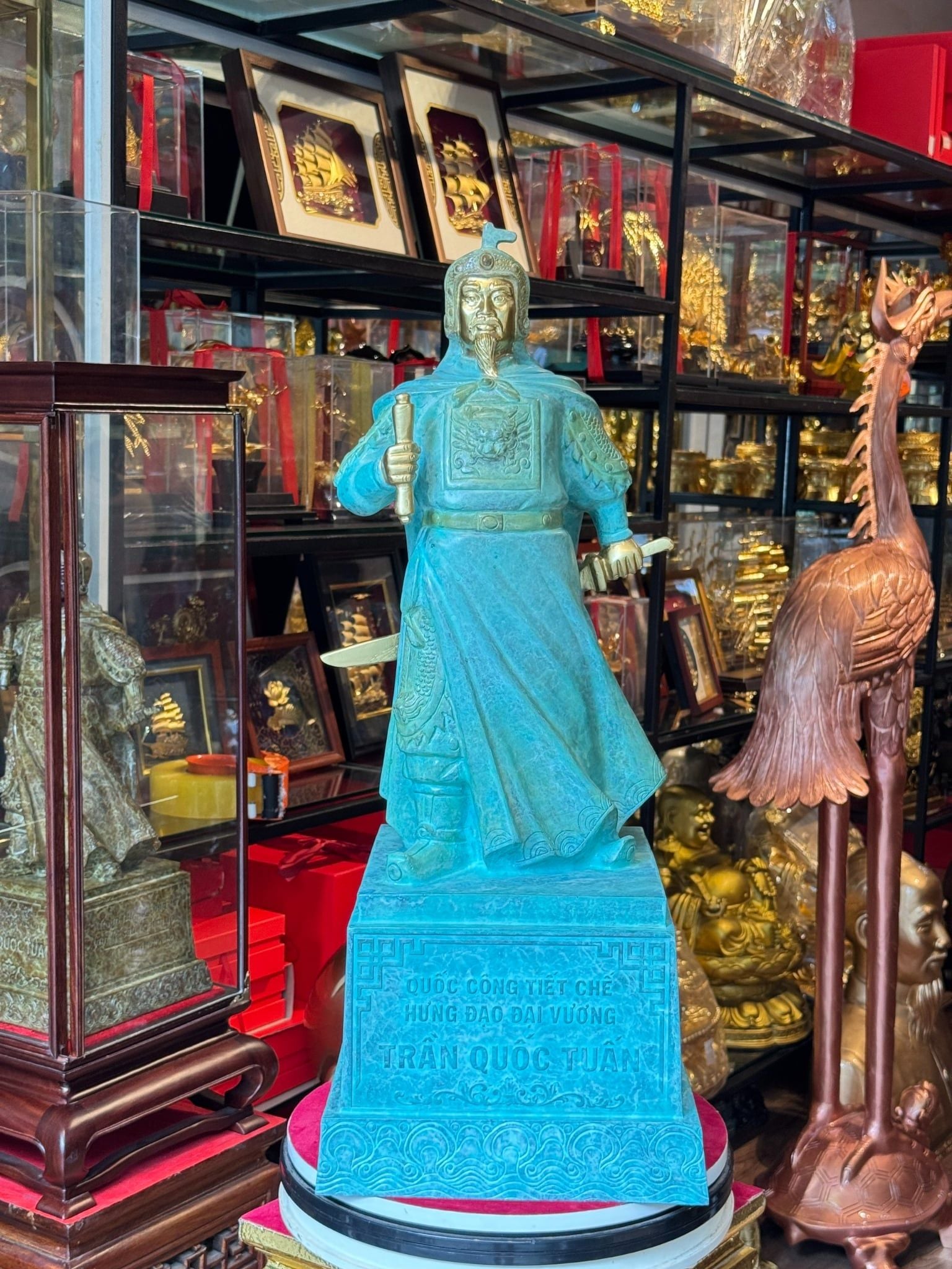 Tượng Quốc Công Tiết Chế Hưng Đạo Vương patina xanh ngọc lục bích