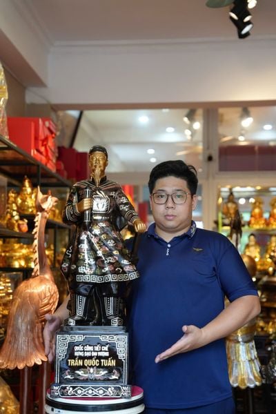 Tượng Hưng Đạo Vương khảm ngũ sắc 90cm