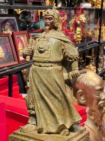 Tượng Trần Hưng Đạo bằng đồng cao 50cm, Patina xanh rêu cổ loang vân hỏa biến