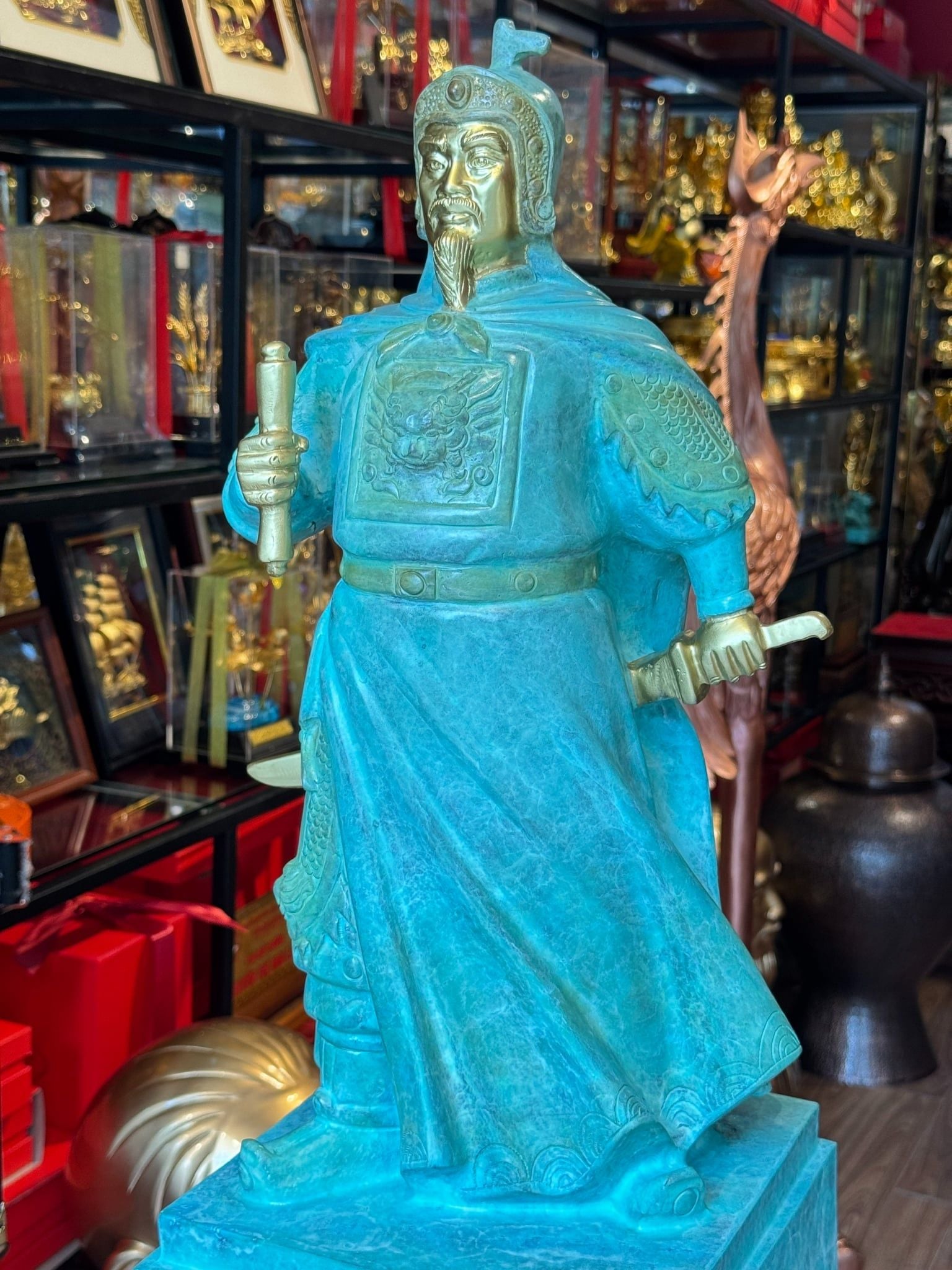 Tượng Quốc Công Tiết Chế Hưng Đạo Vương patina xanh ngọc lục bích