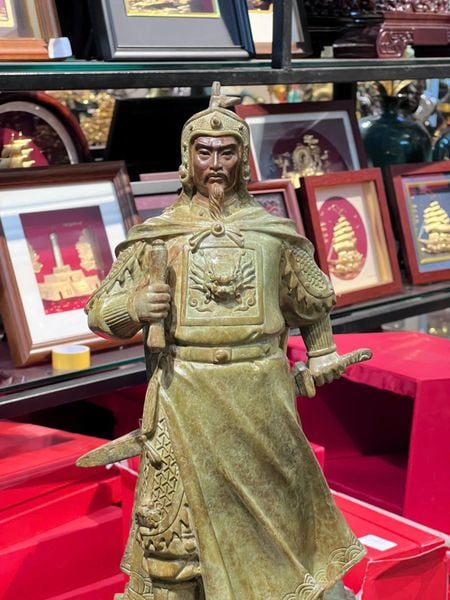 Tượng Trần Hưng Đạo bằng đồng cao 50cm, Patina xanh rêu cổ loang vân hỏa biến