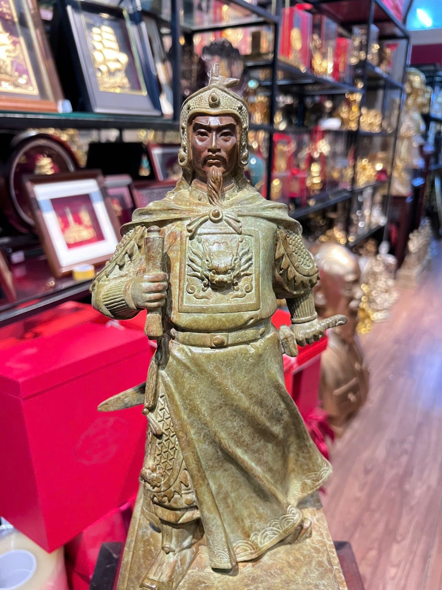 Tượng Trần Hưng Đạo bằng đồng cao 50cm, Patina xanh rêu cổ loang vân hỏa biến