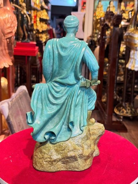 Tượng Hưng Đạo Vương bằng đồng patina