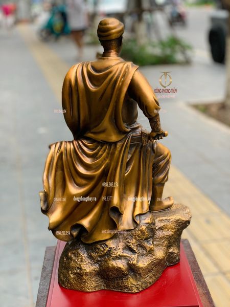 Quà tặng sếp: Tượng Trần Hưng Đạo 42cm bằng đồng