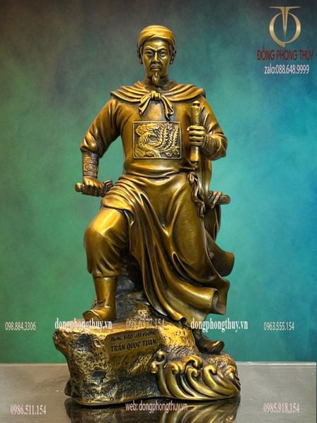 Tượng Trần Hưng Đạo-Trần Quốc Tuấn bằng đồng