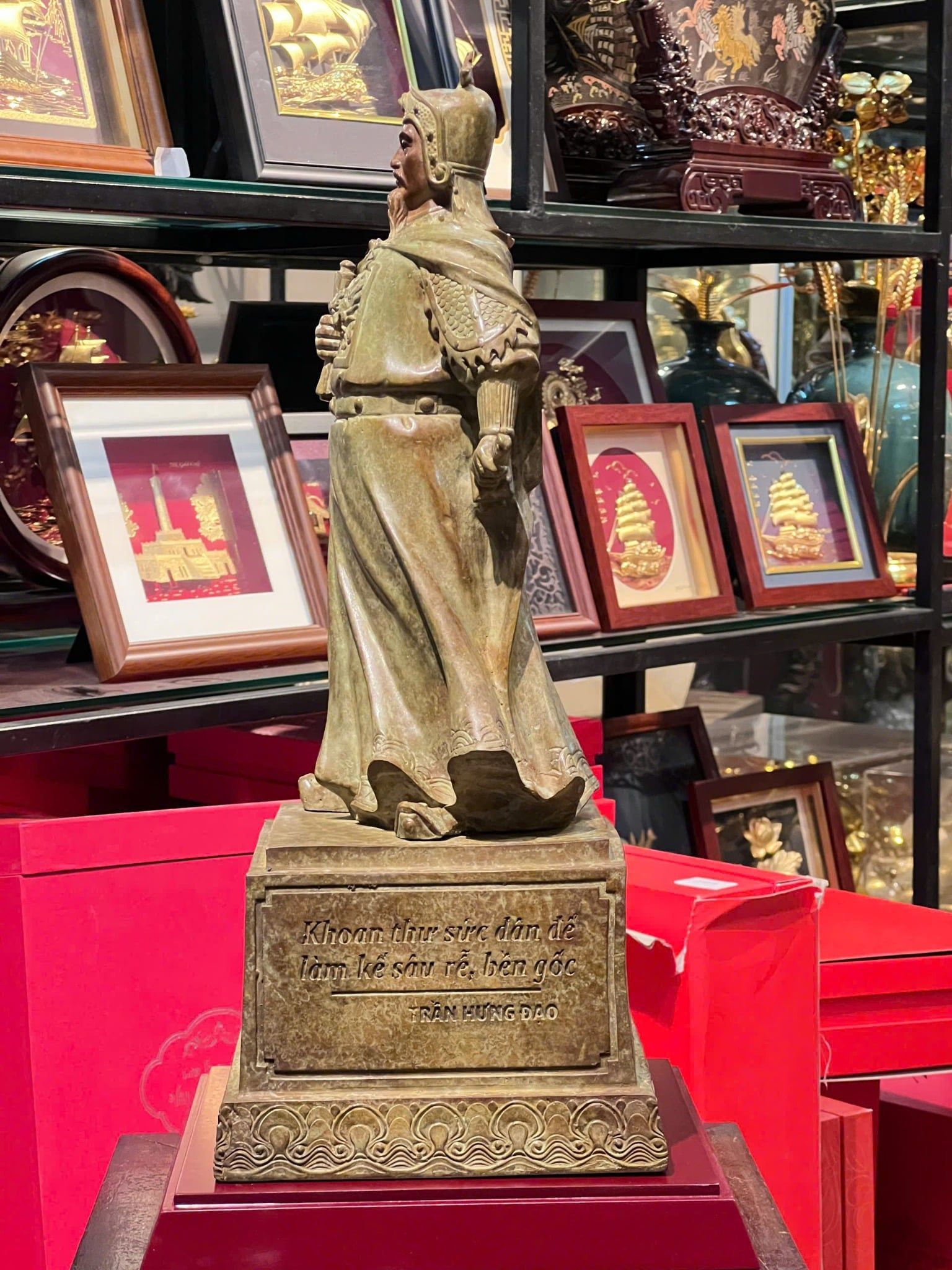 Tượng Trần Hưng Đạo bằng đồng cao 50cm, Patina xanh rêu cổ loang vân hỏa biến