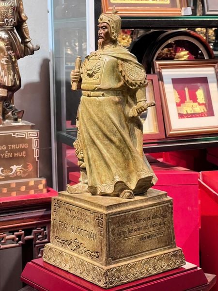 Tượng Trần Hưng Đạo bằng đồng cao 50cm, Patina xanh rêu cổ loang vân hỏa biến