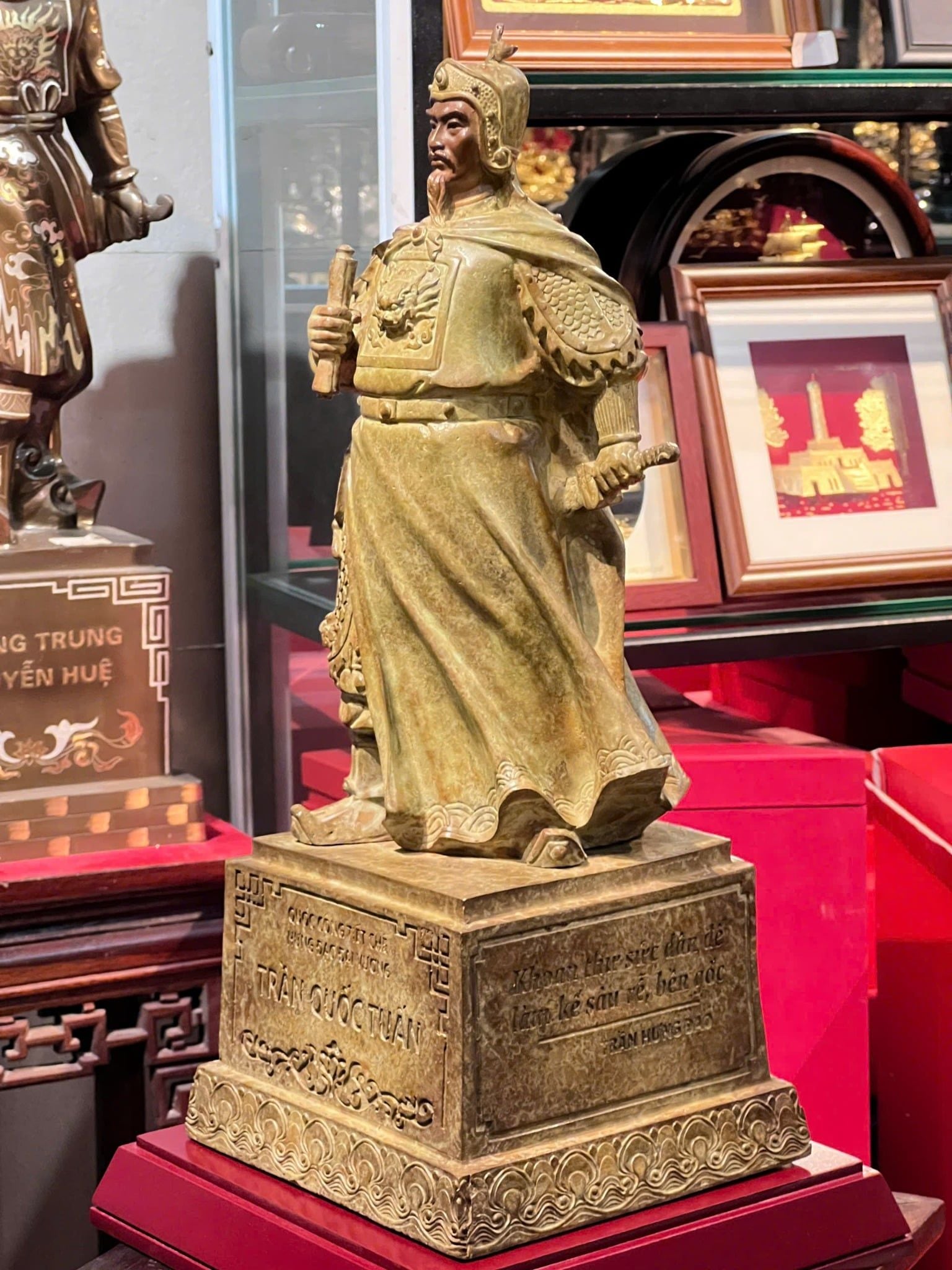 Tượng Trần Hưng Đạo bằng đồng cao 50cm, Patina xanh rêu cổ loang vân hỏa biến