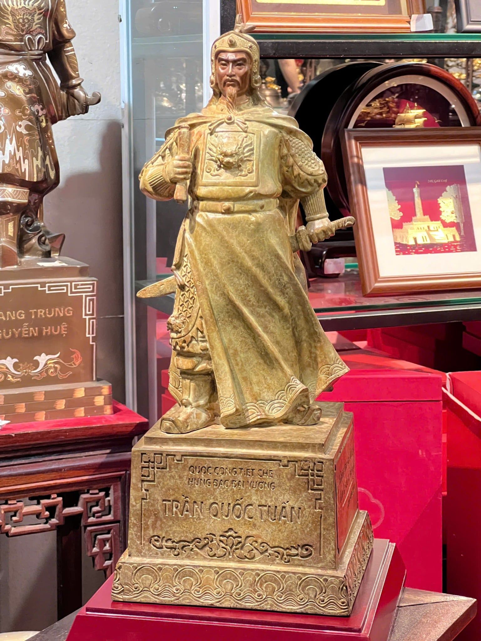 Tượng Trần Hưng Đạo bằng đồng cao 50cm, Patina xanh rêu cổ loang vân hỏa biến