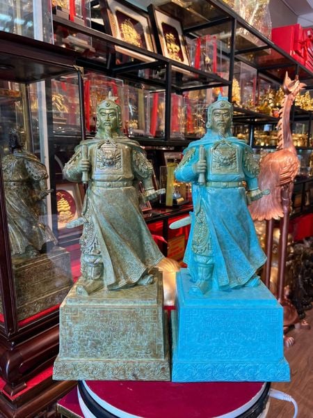 Tượng Trần Hưng Đạo bằng đồng