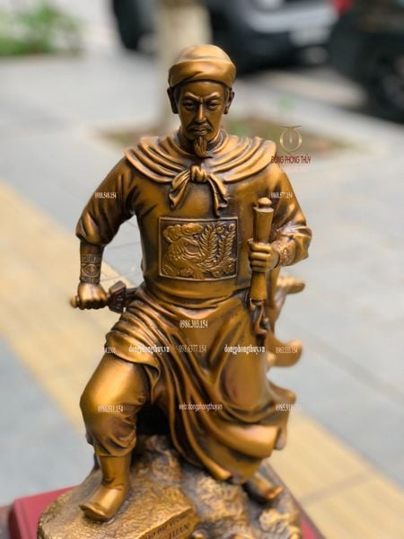 Quà tặng sếp: Tượng Trần Hưng Đạo 42cm bằng đồng