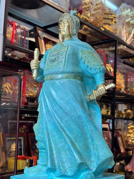 Tượng Quốc Công Tiết Chế Hưng Đạo Vương patina xanh ngọc lục bích