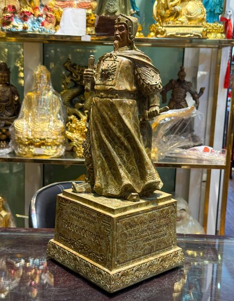 Tượng Quốc Công Tiết Chế Hưng Đạo Đại Vương bằng đồng