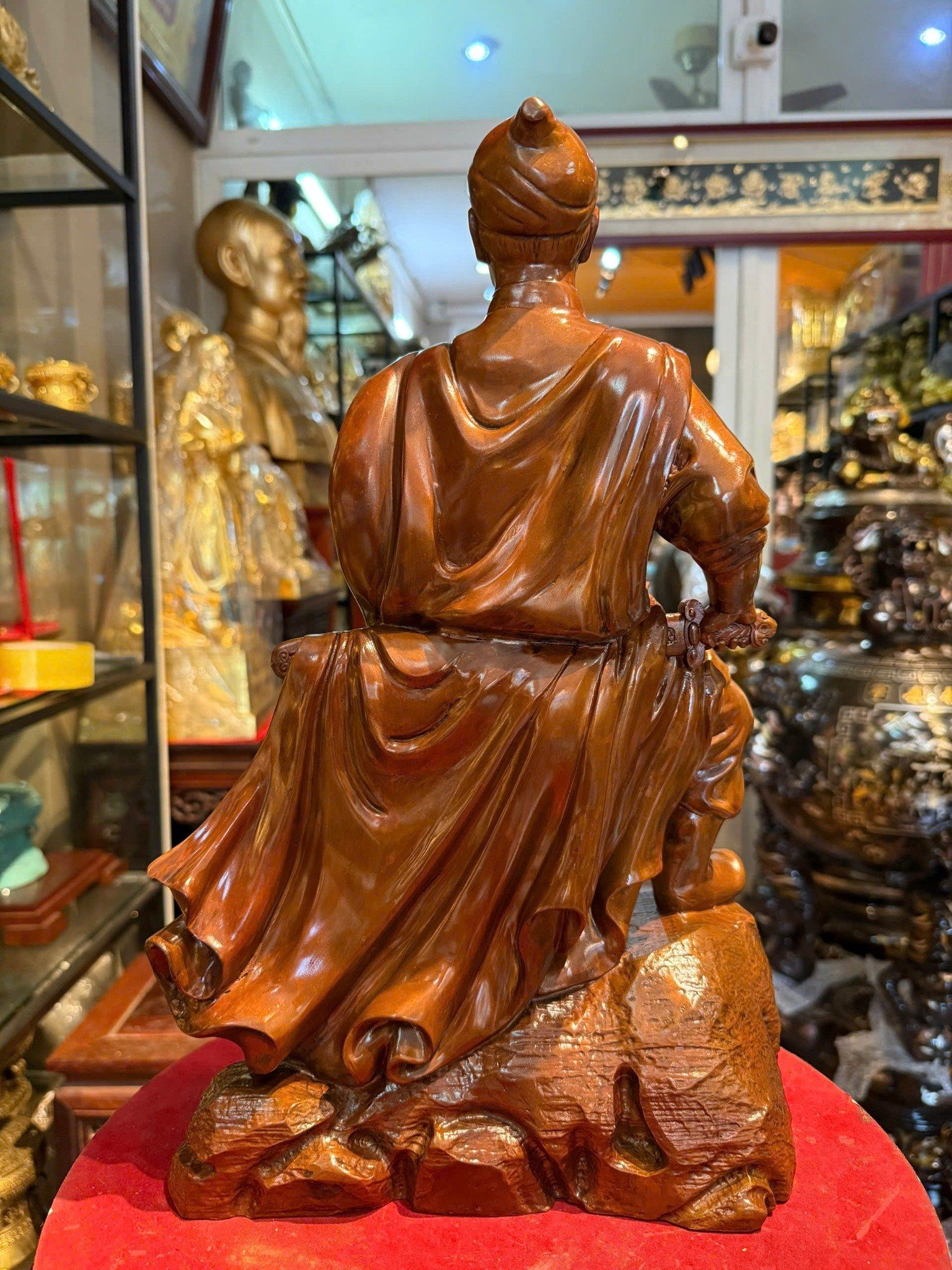 tượng trần hưng đạo