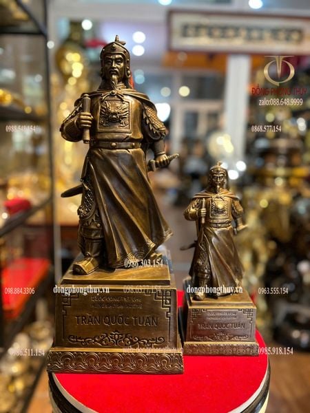 Tượng Trần Hưng Đạo bằng đồng