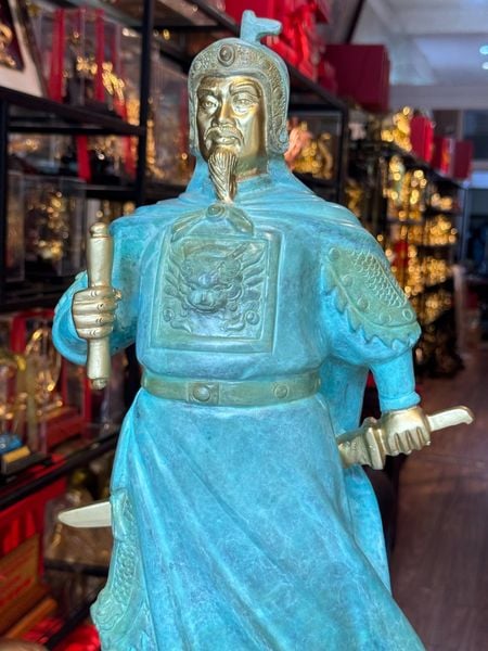Tượng Quốc Công Tiết Chế Hưng Đạo Vương patina xanh ngọc lục bích