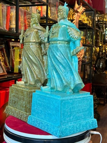 Tượng Trần Hưng Đạo bằng đồng