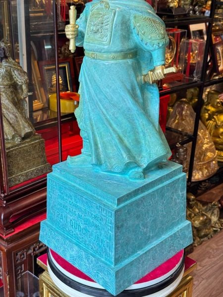 Tượng Quốc Công Tiết Chế Hưng Đạo Vương patina xanh ngọc lục bích