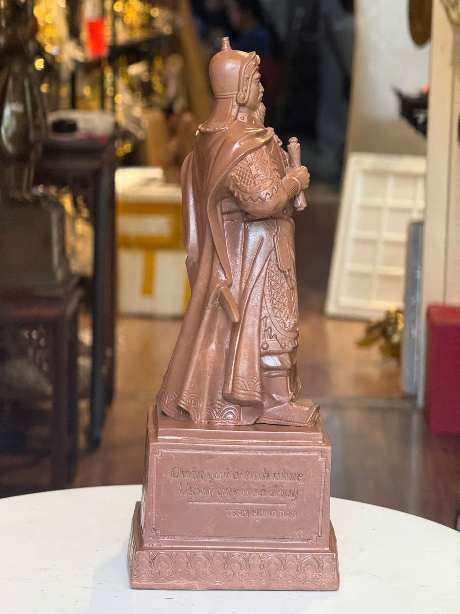 tượng trần hưng đạo