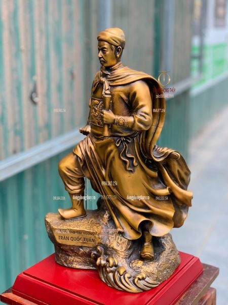 Quà tặng sếp: Tượng Trần Hưng Đạo 42cm bằng đồng