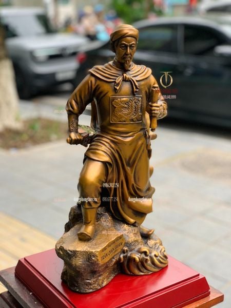 Quà tặng sếp: Tượng Trần Hưng Đạo 42cm bằng đồng