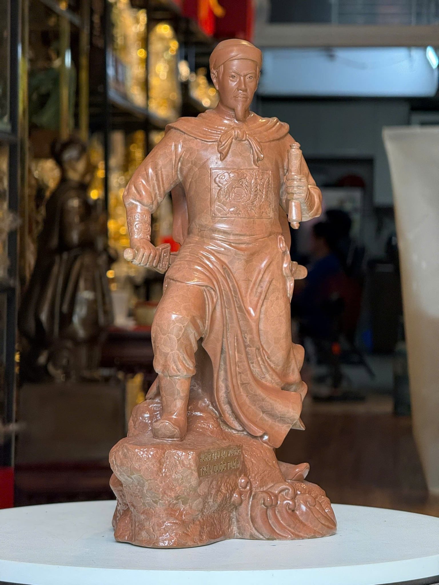 tượng trần hưng đạo