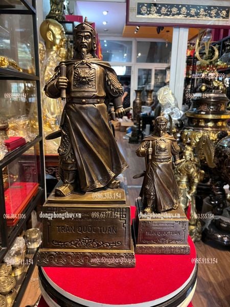 Tượng Trần Hưng Đạo bằng đồng