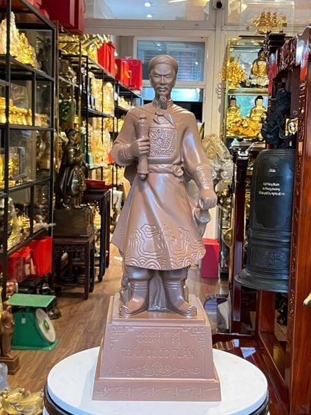 Tượng Hưng Đạo Vương bằng đồng