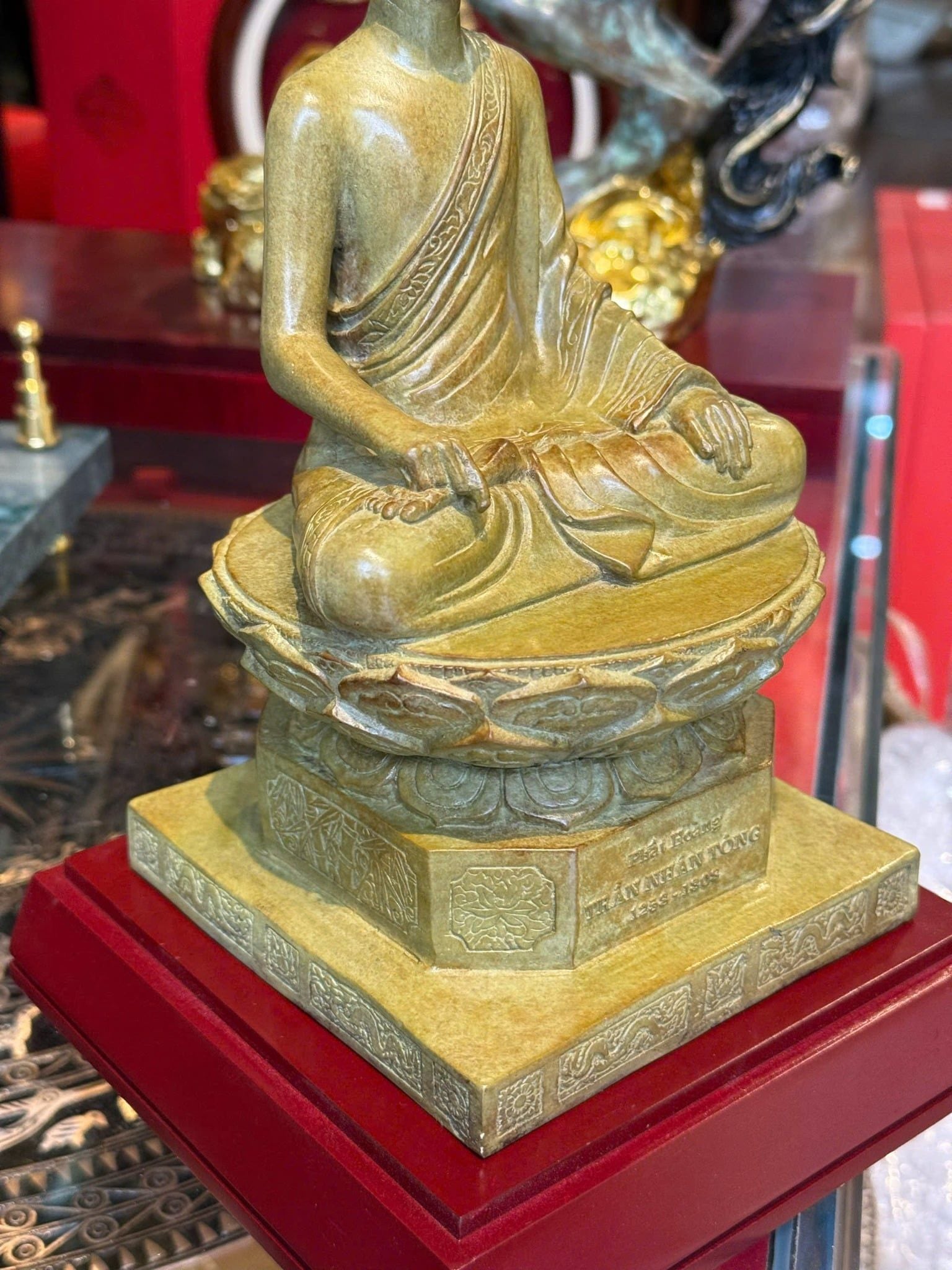 Tượng phật hoàng Trần Nhân Tông bằng đồng patina màu vân hoả biến độc bản