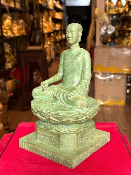 Tượng phật hoàng trần nhân tông bằng đồng