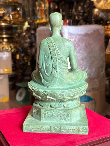 Tượng phật hoàng trần nhân tông bằng đồng