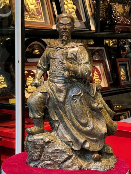 Tượng Hưng Đạo Đại Vương cao 42cm nặng 7kg bằng đồng Patina xanh rêu cổ loang vân hỏa biến