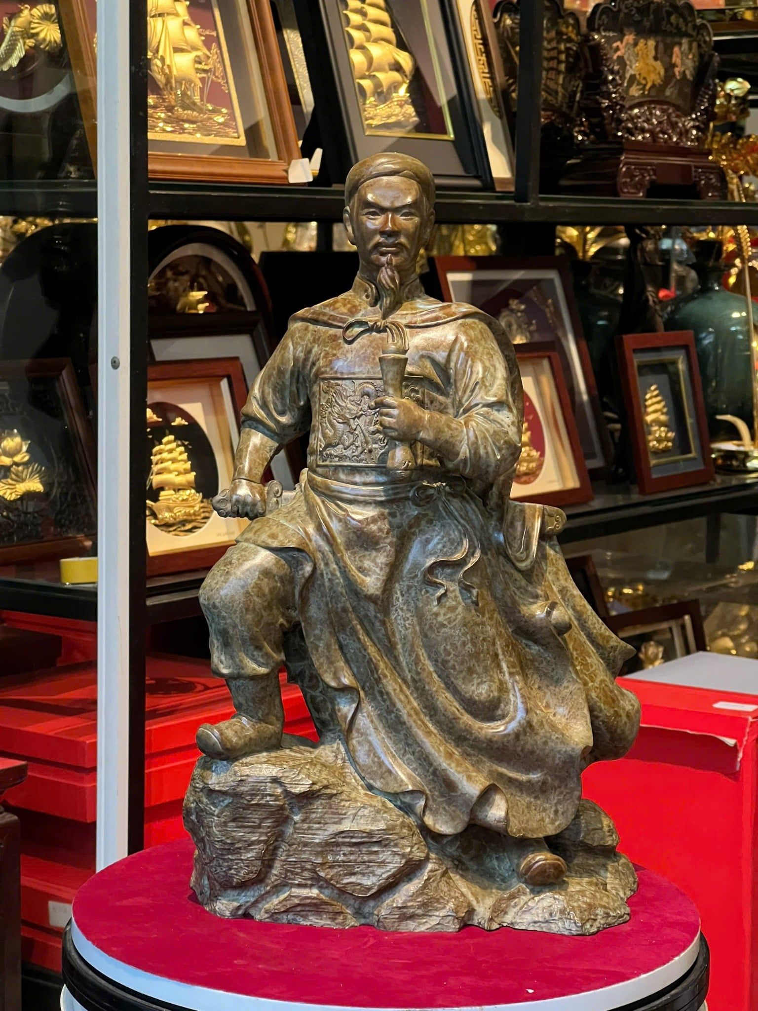 Tượng Hưng Đạo Đại Vương cao 42cm nặng 7kg bằng đồng Patina xanh rêu cổ loang vân hỏa biến