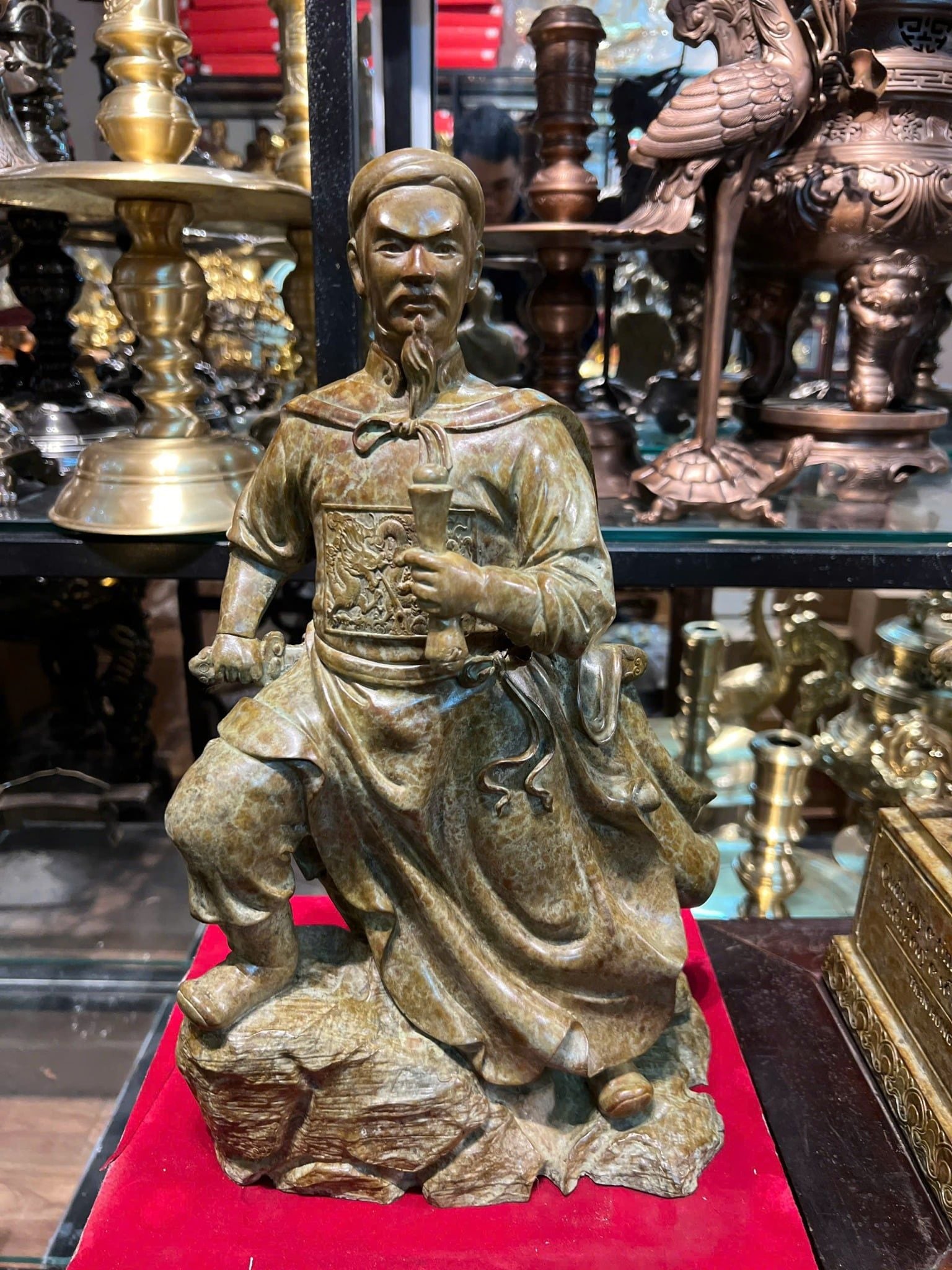 Tượng Hưng Đạo Đại Vương cao 42cm nặng 7kg bằng đồng Patina xanh rêu cổ loang vân hỏa biến