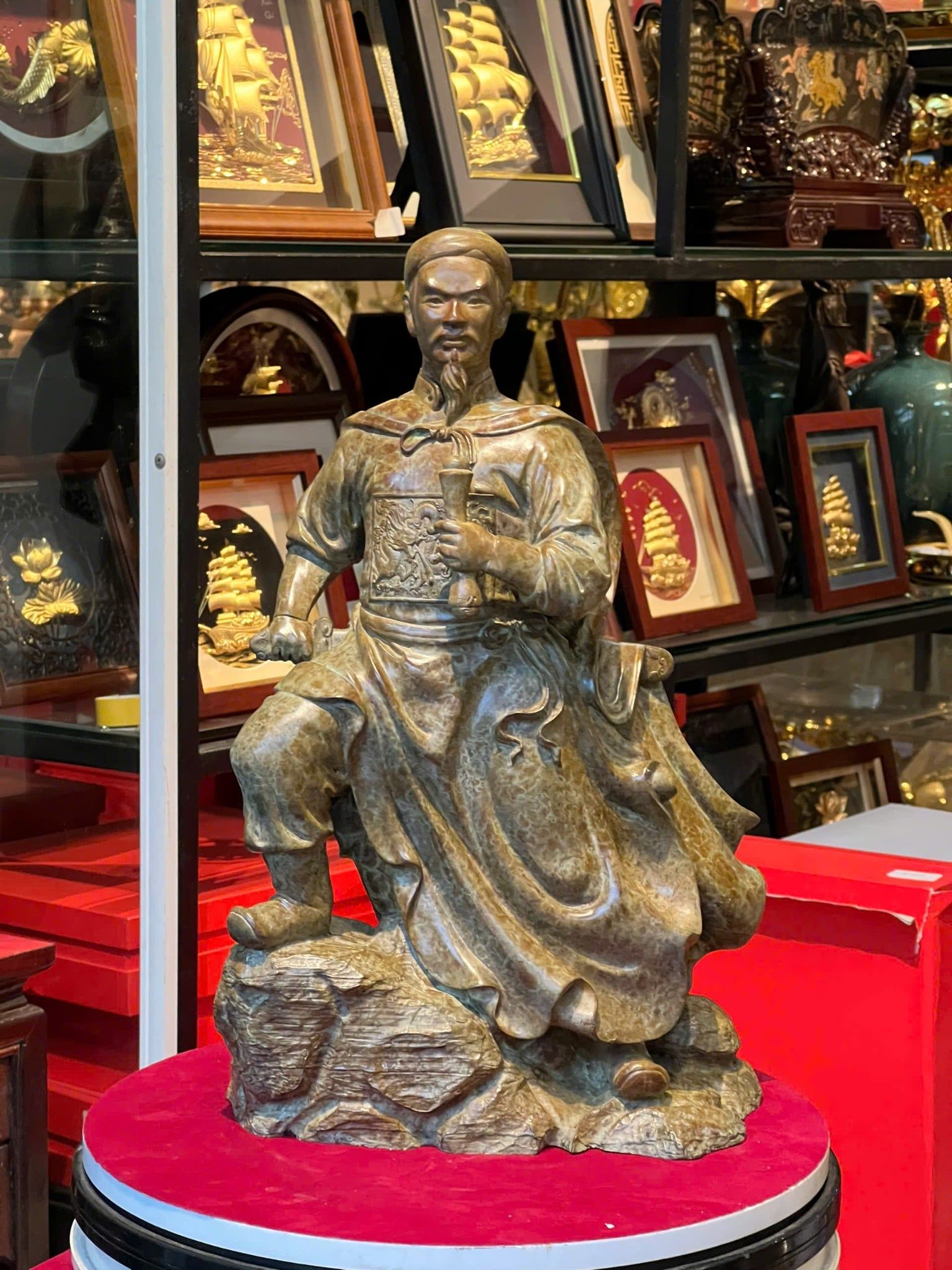 Tượng Quốc Công Tiết Chế Hưng Đạo Đại Vương Trần Quốc Tuấn cao 42cm nặng 7kg bằng đồng Patina xanh rêu cổ loang vân hỏa biến