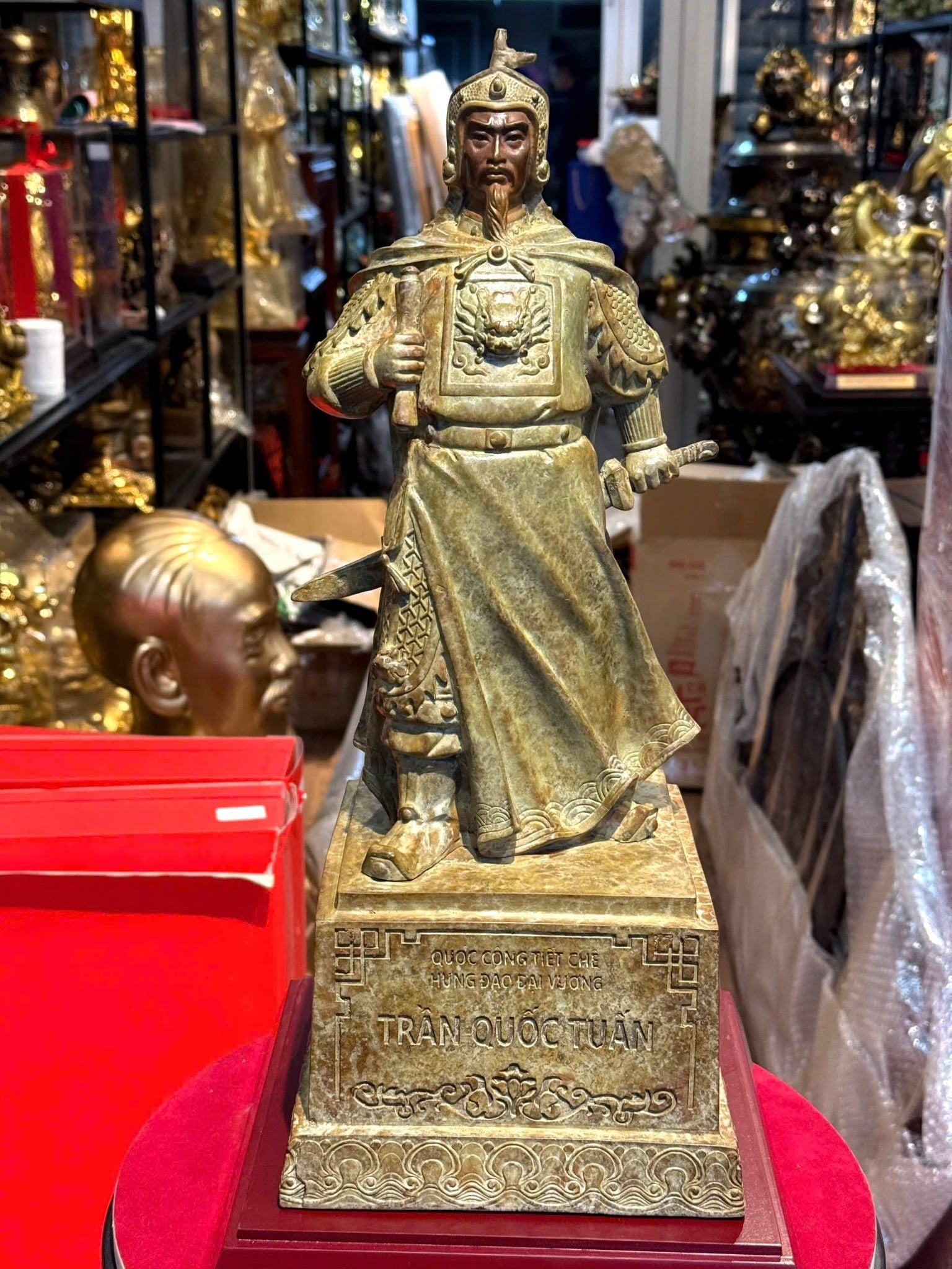 Tượng Quốc Công Tiết Chế Hưng Đạo Đại Vương bằng đồng cao 50cm