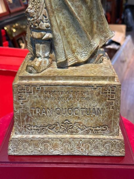 Tượng Quốc Công Tiết Chế Hưng Đạo Đại Vương bằng đồng cao 50cm