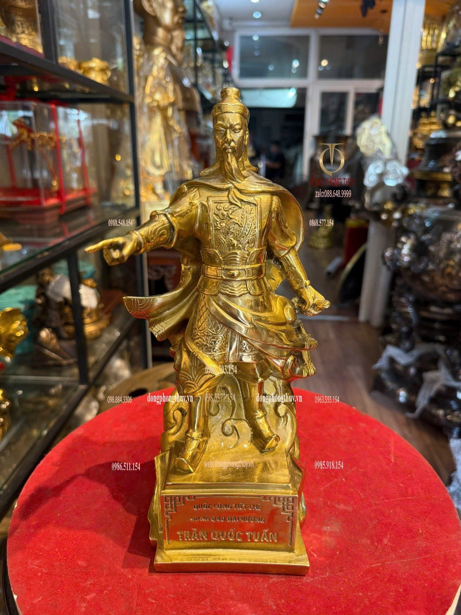 Tượng Trần hưng đạo