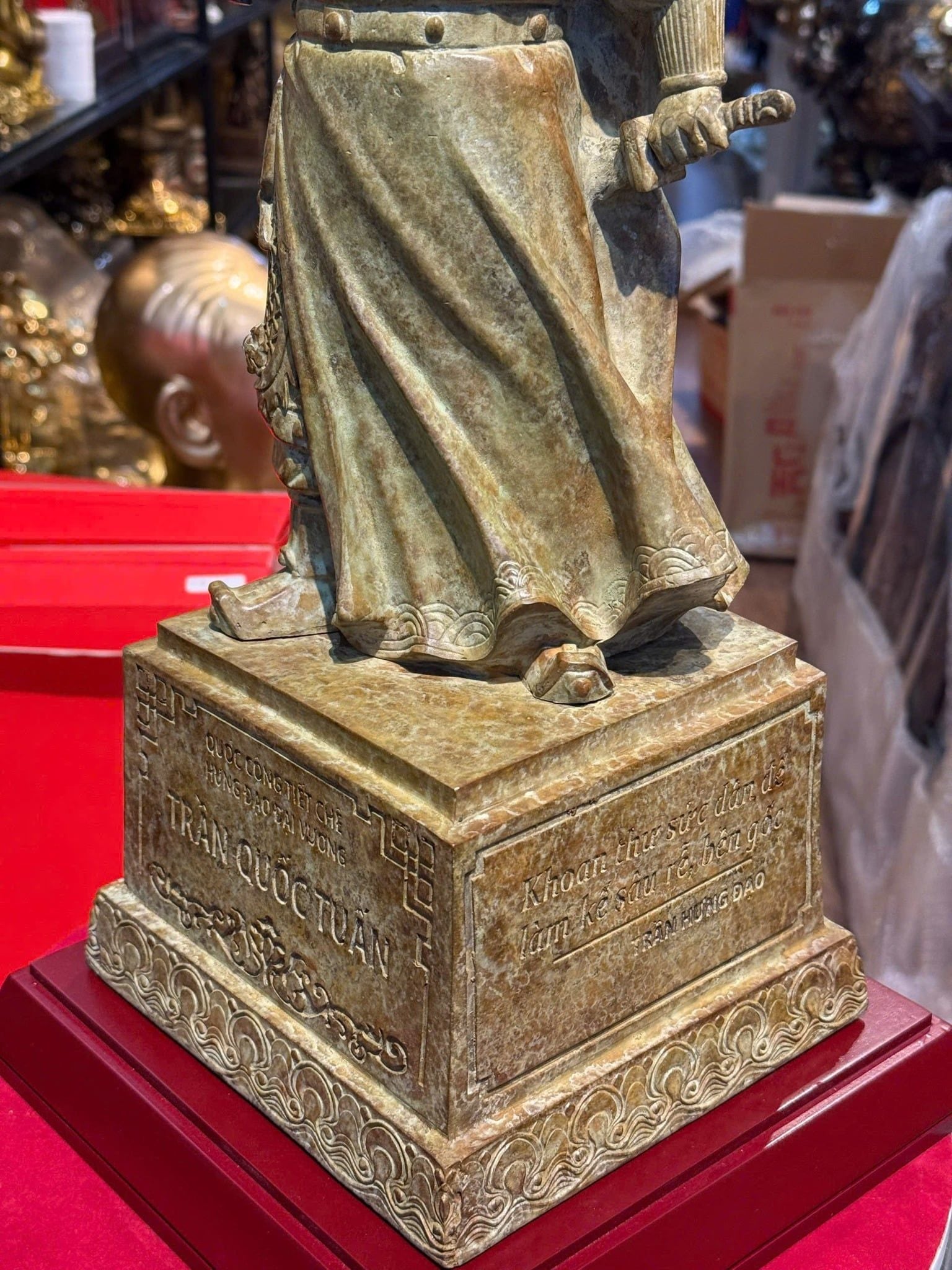 Tượng Quốc Công Tiết Chế Hưng Đạo Đại Vương bằng đồng cao 50cm