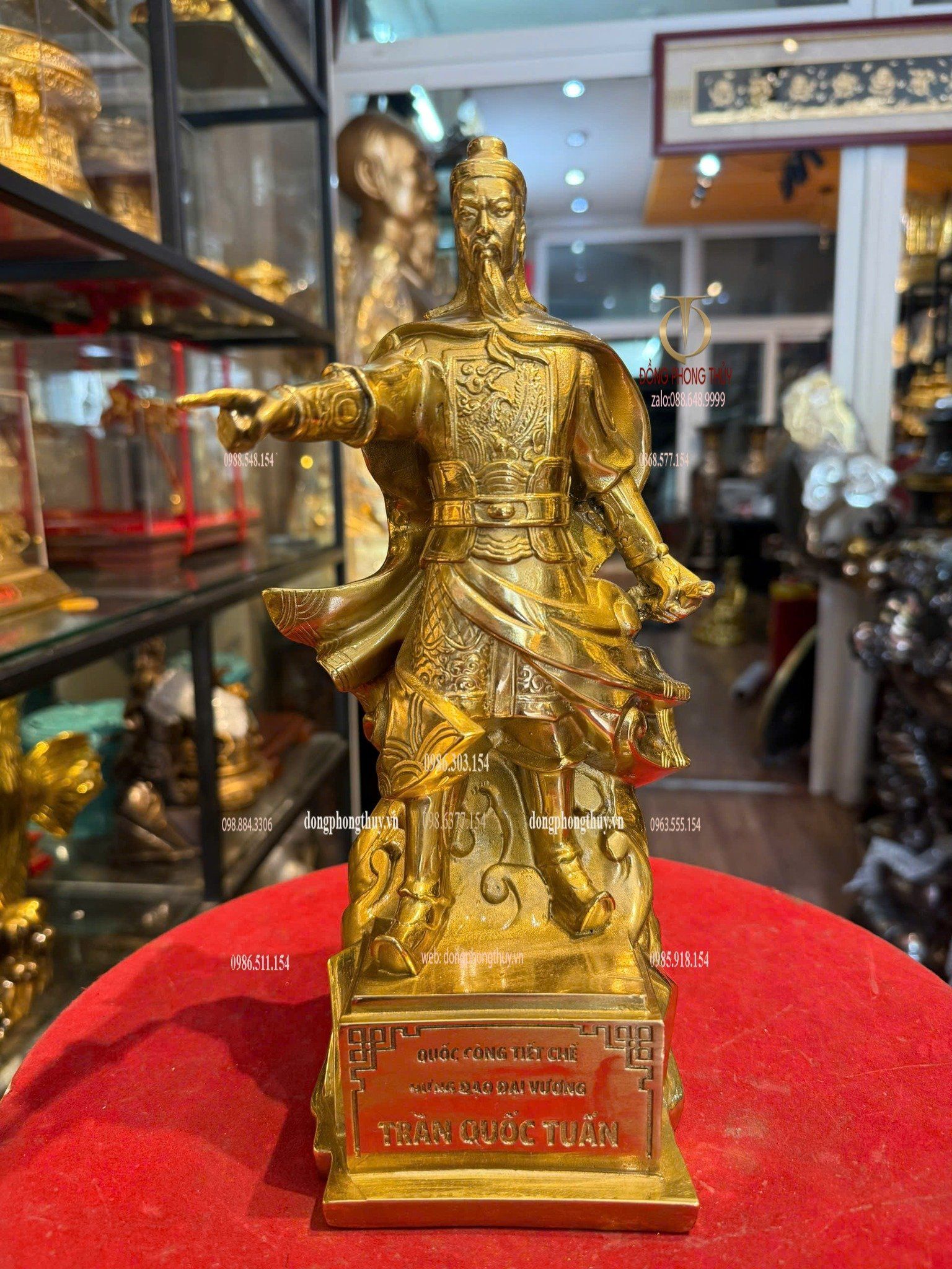 Tượng Trần hưng đạo